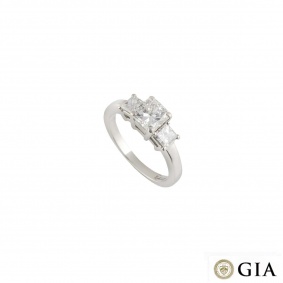 Diamond Trilogy Ring in Platinum?1.01ct E/VS2 Diamond Trilogy Ring in Platinum?1.01ct E/VS2